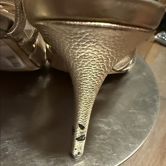 PRE-OWNED Sam Edelman Elegant Gold Strappy Sandals - Picture 6 of 15